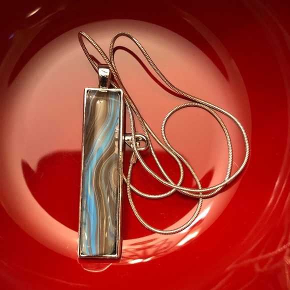 Jewelry - Fluid art pendant